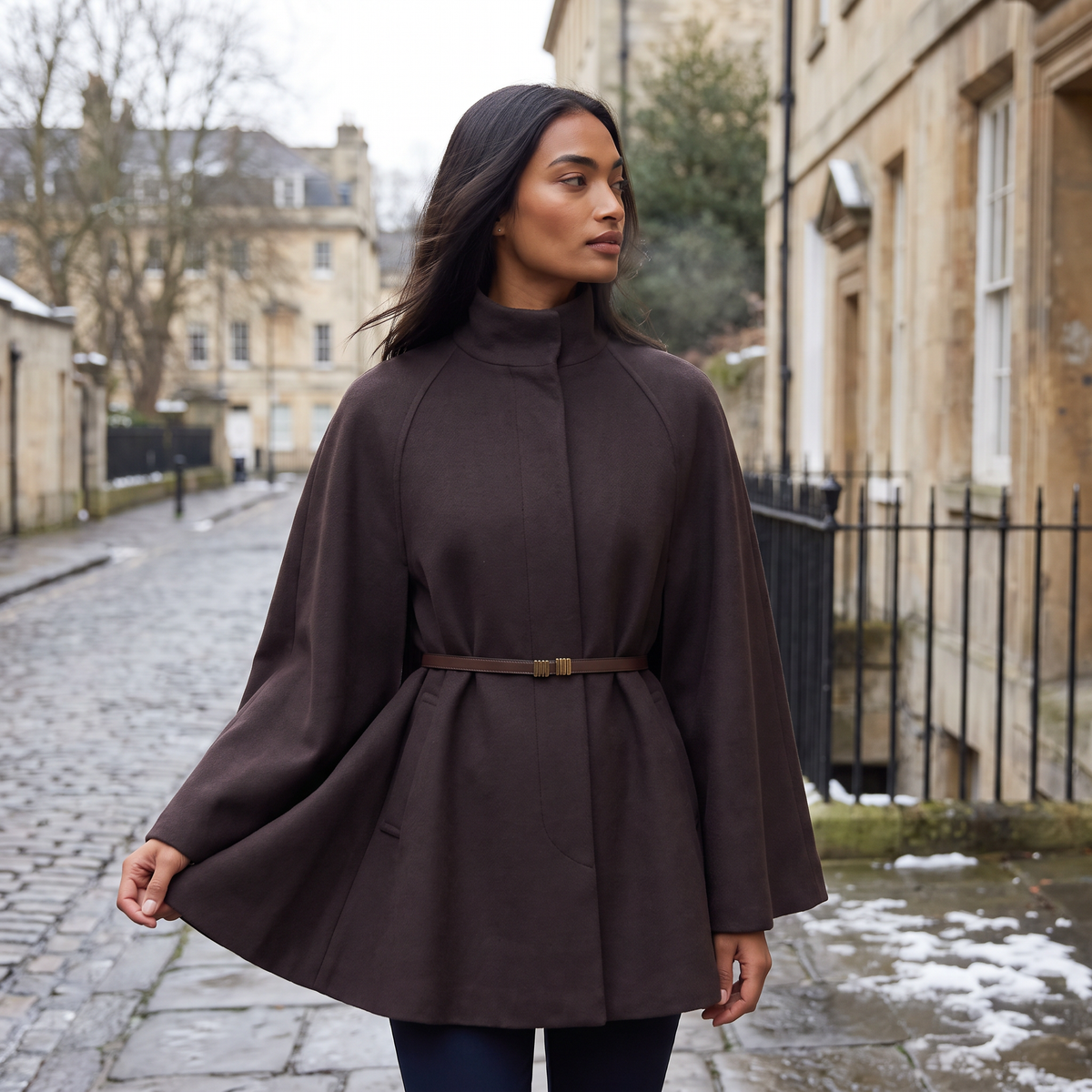 Poncho long en maille avec ceinture amovible — Amielle Paris — vue 2