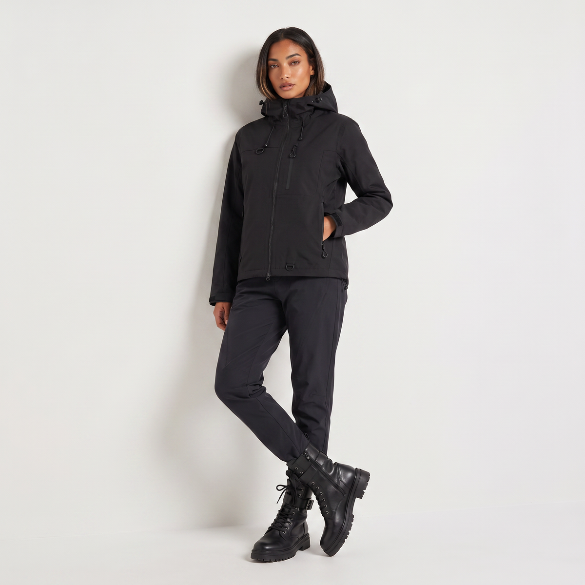 Veste courte à capuche et poches zippées — Amielle Paris — vue 4