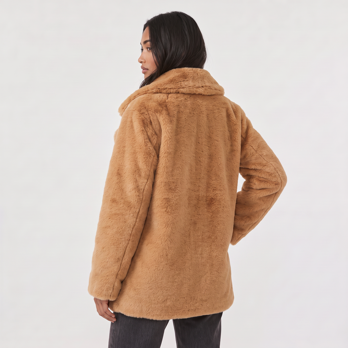 Manteau court duveteux à grands revers — Amielle Paris — vue 5