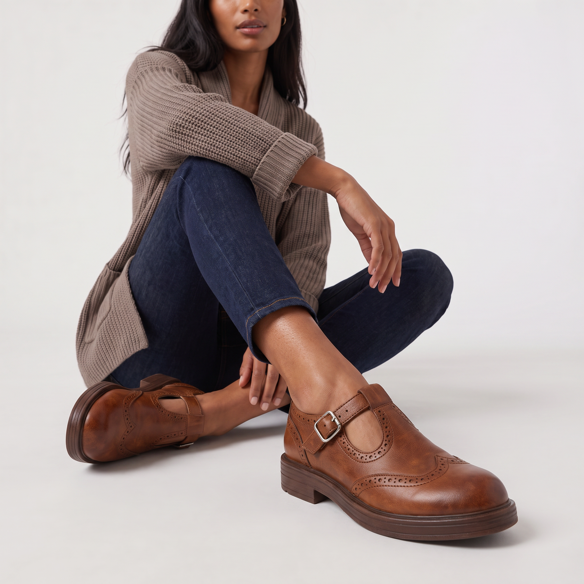 Salomés en cuir à perforations et petit talon bloc — Amielle Paris — vue 5