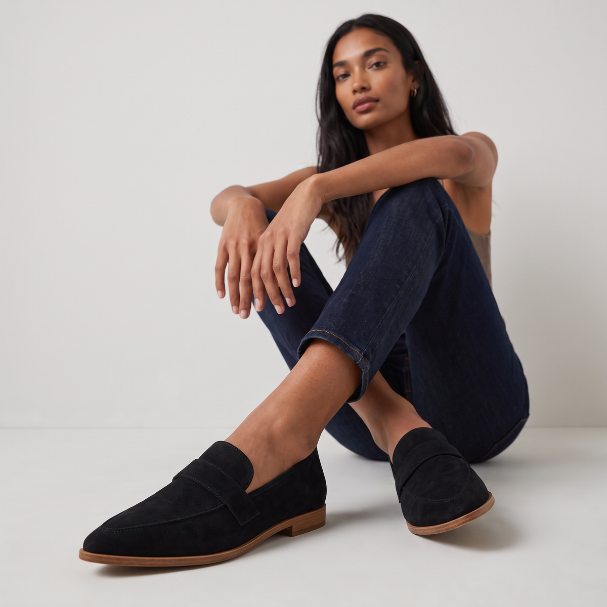 Mocassins aspect daim à patte et bout amande — Amielle Paris — vue 3