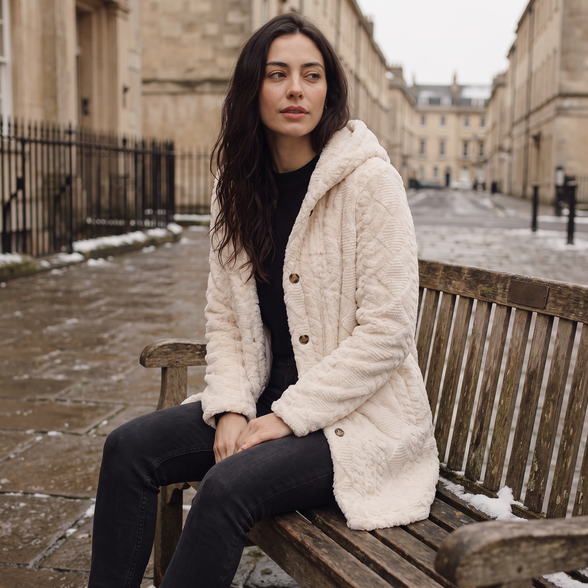Cardigan long à capuche en polaire peluche — Amielle Paris — vue 3