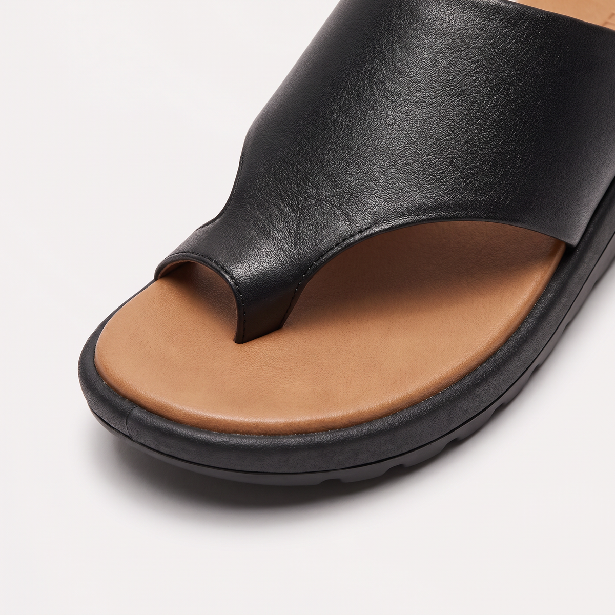 Sandales à plateforme et bride d’orteil — Amielle Paris — vue 3