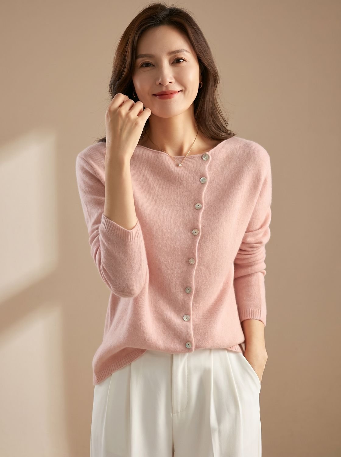 Elowen — Cardigan à boutonnage asymétrique — Amielle Paris