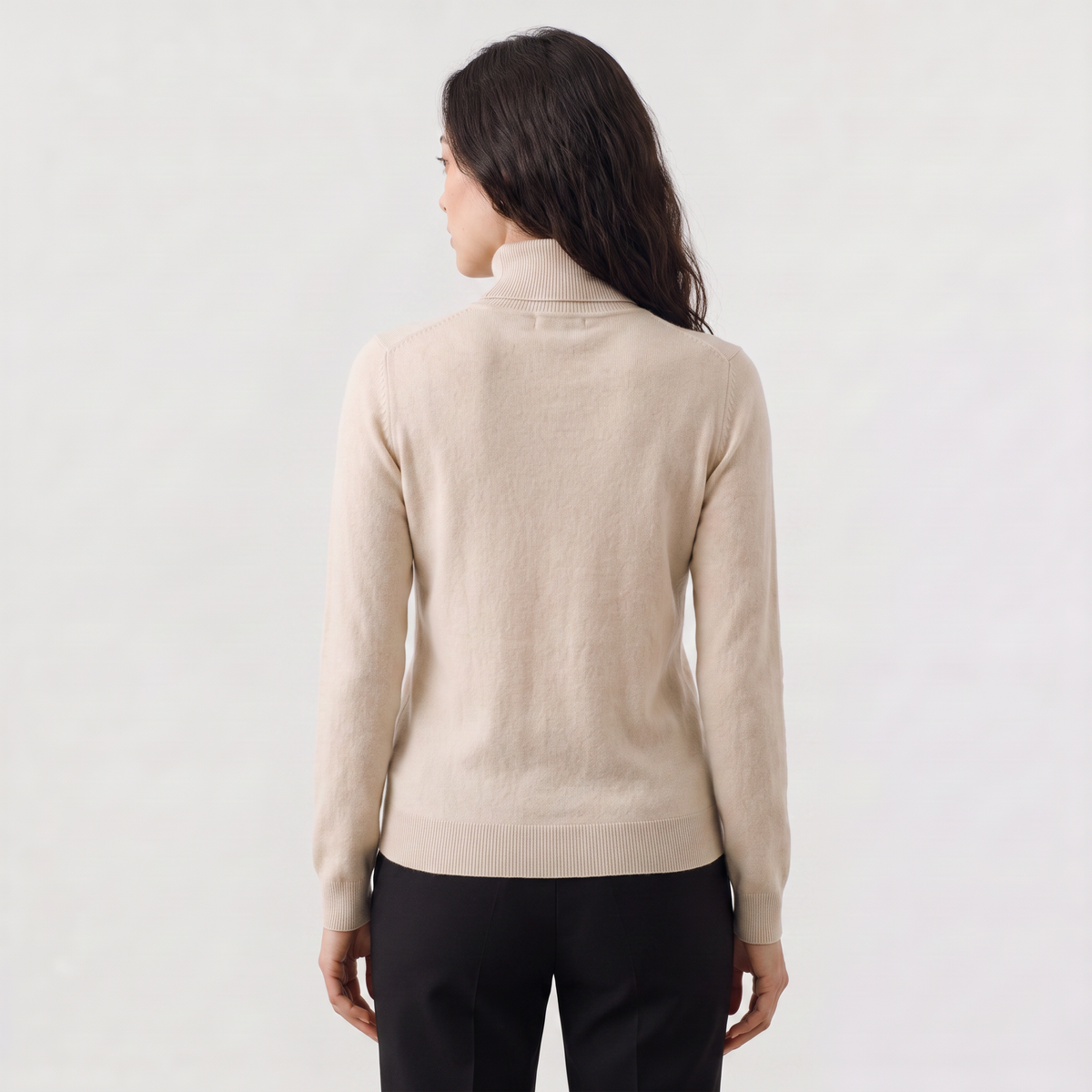 Pull à col roulé en maille fine — Amielle Paris — vue 4