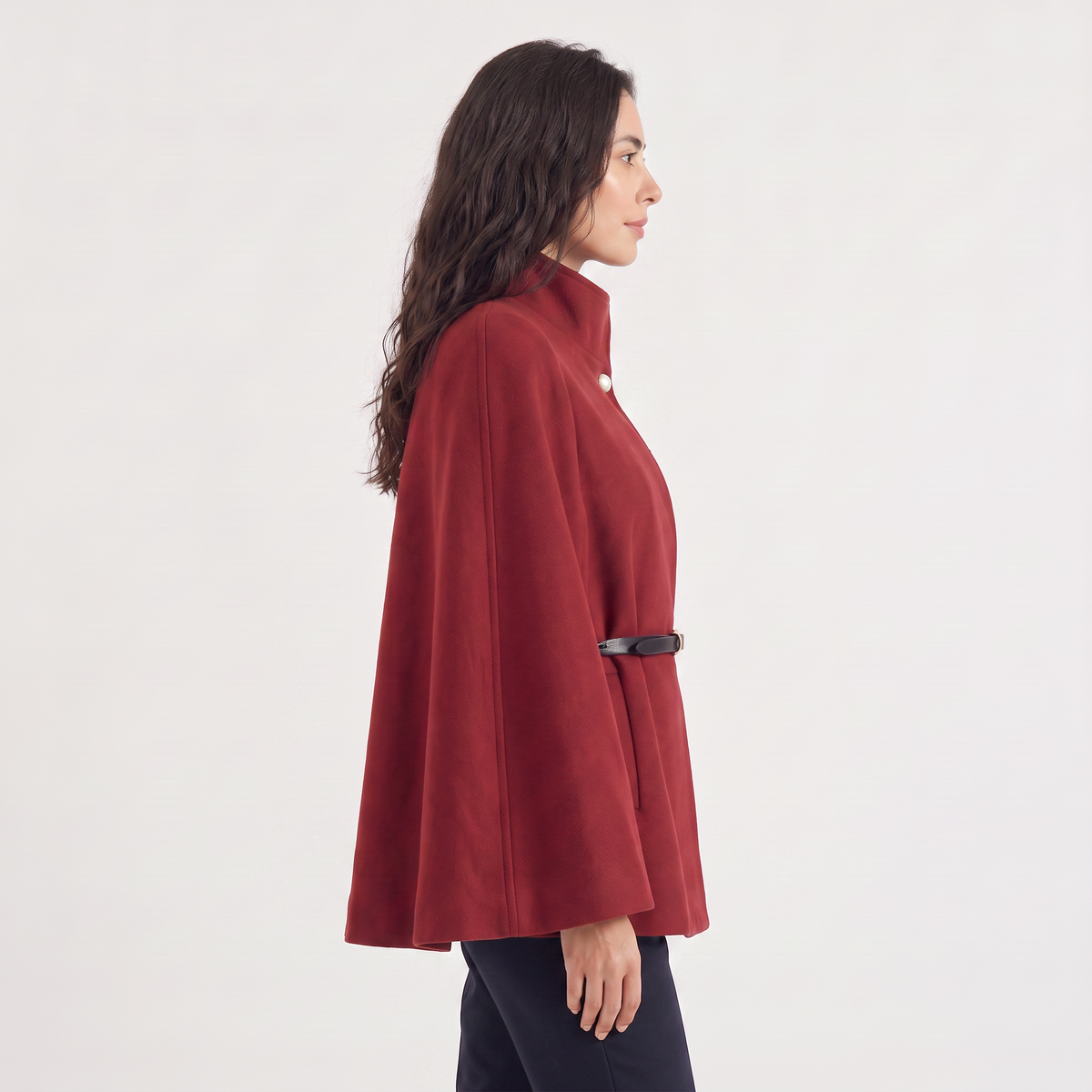 Manteau cape ceinturé à manches chauve-souris — Amielle Paris — vue 4