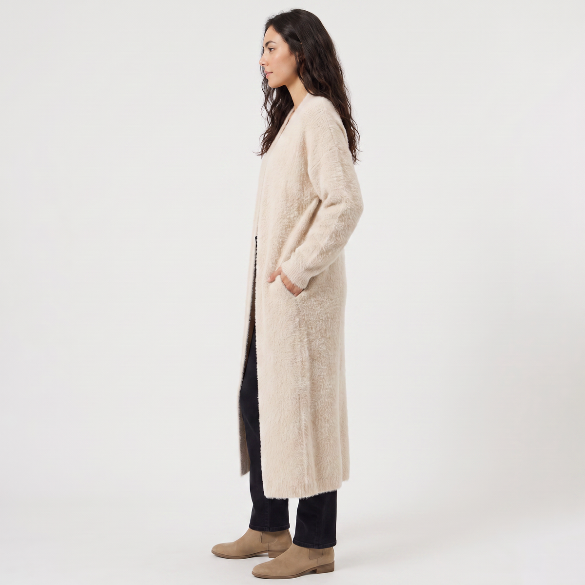 Cardigan très long ouvert en maille duveteuse — Amielle Paris — vue 4