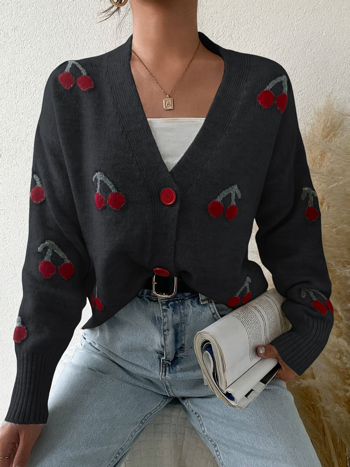 Gilet à motif cerises et col V — Amielle Paris