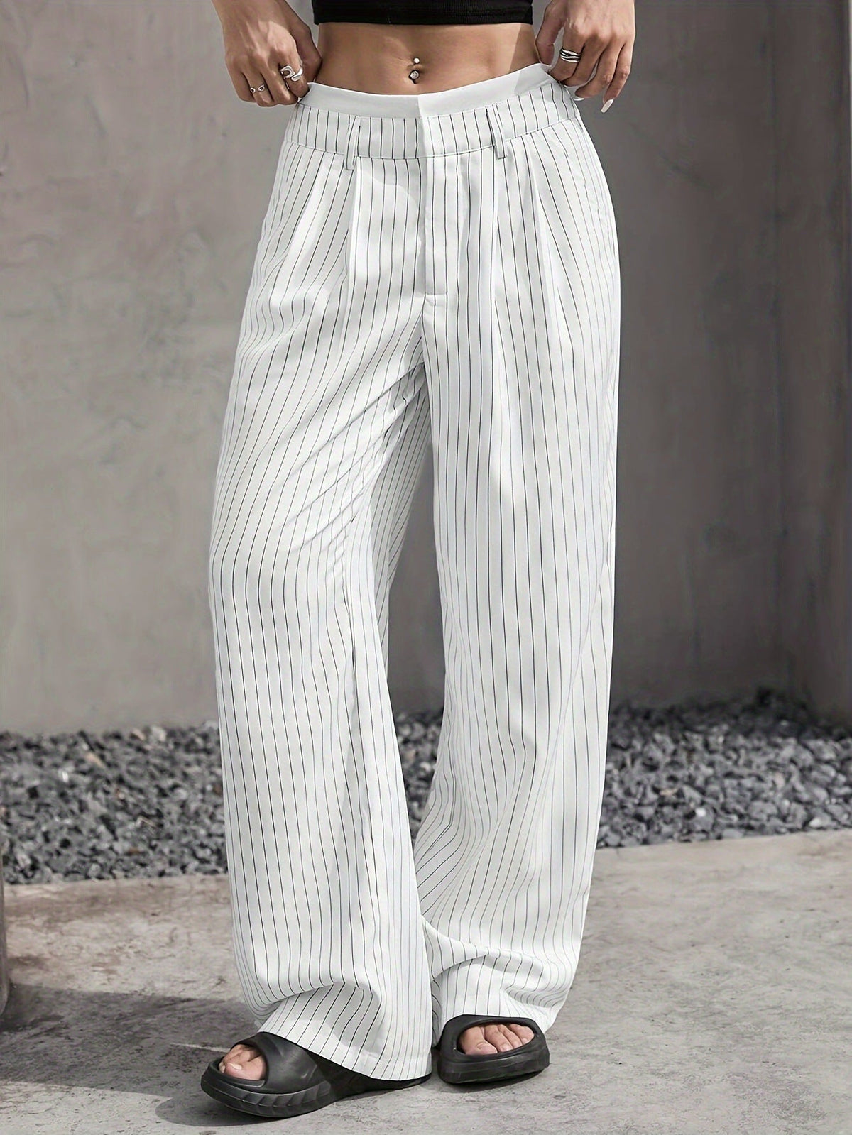 Pantalon large à fines rayures — Amielle Paris