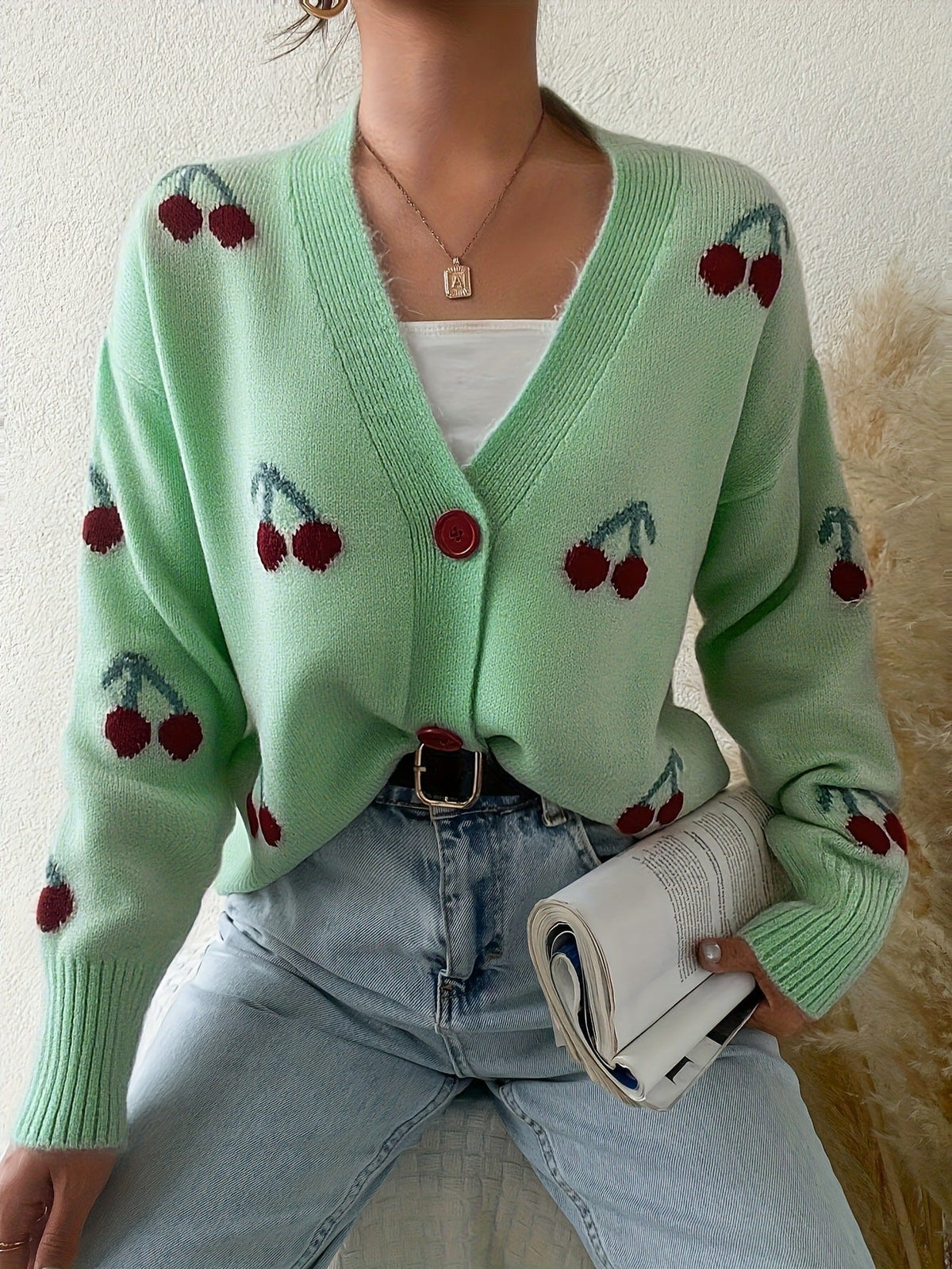 Gilet à motif cerises et col V — Amielle Paris