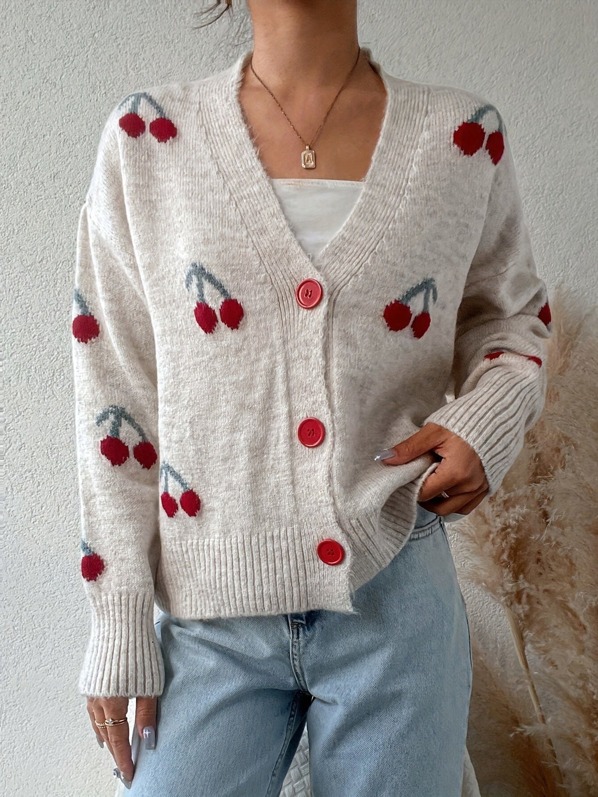 Gilet à motif cerises et col V — Amielle Paris