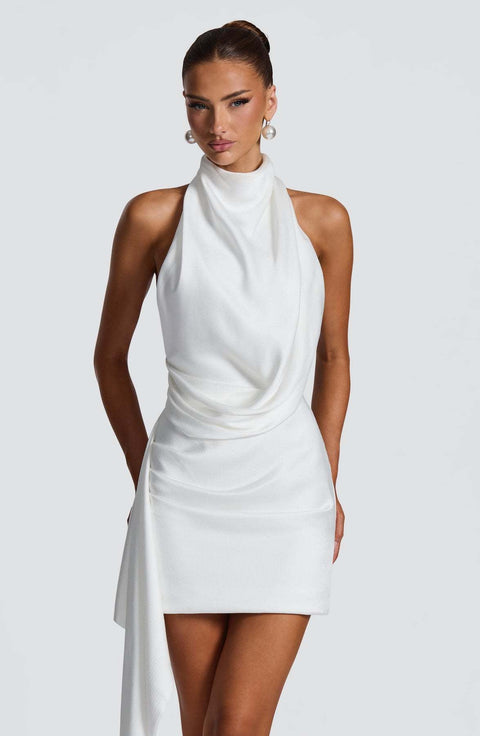 Thaïs — Robe courte drapée à dos nu