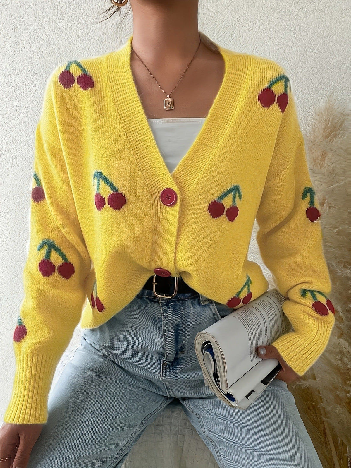 Gilet à motif cerises et col V — Amielle Paris