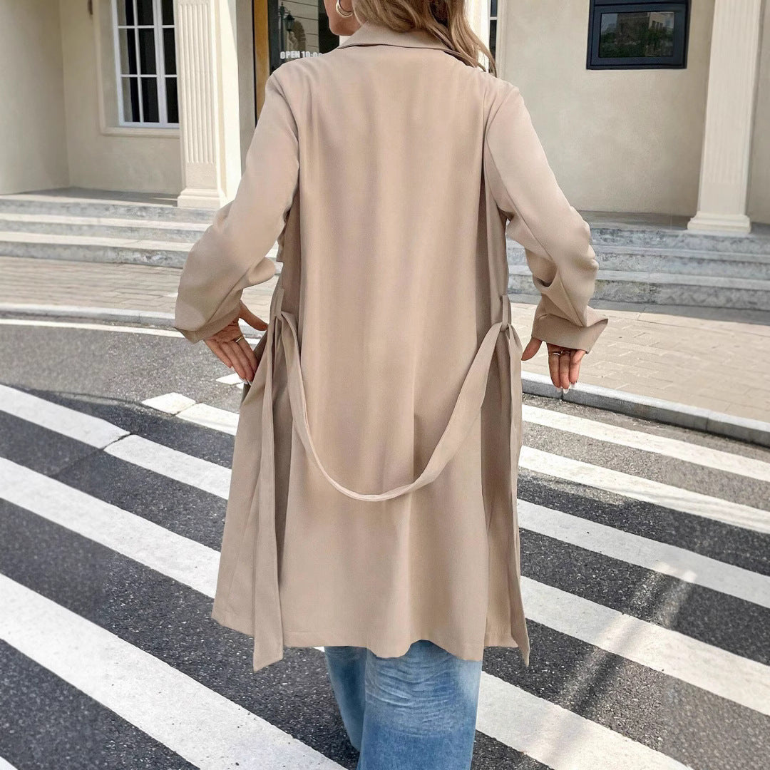 Manteau court à revers et boutonnage croisé — Amielle Paris