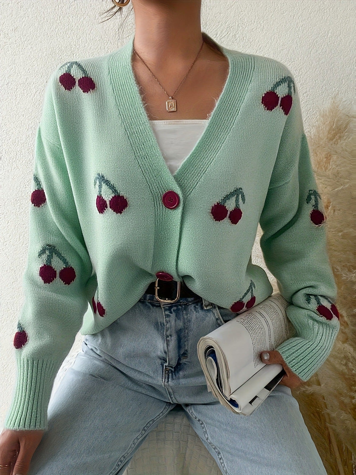 Gilet à motif cerises et col V — Amielle Paris