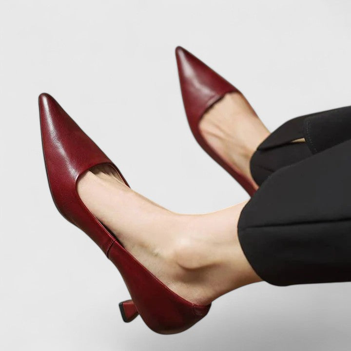 Escarpins aspect cuir à petit talon et bout pointu — Amielle Paris