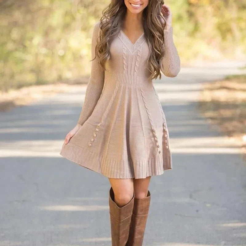 Robe pull à col V et taille côtelée — Amielle Paris