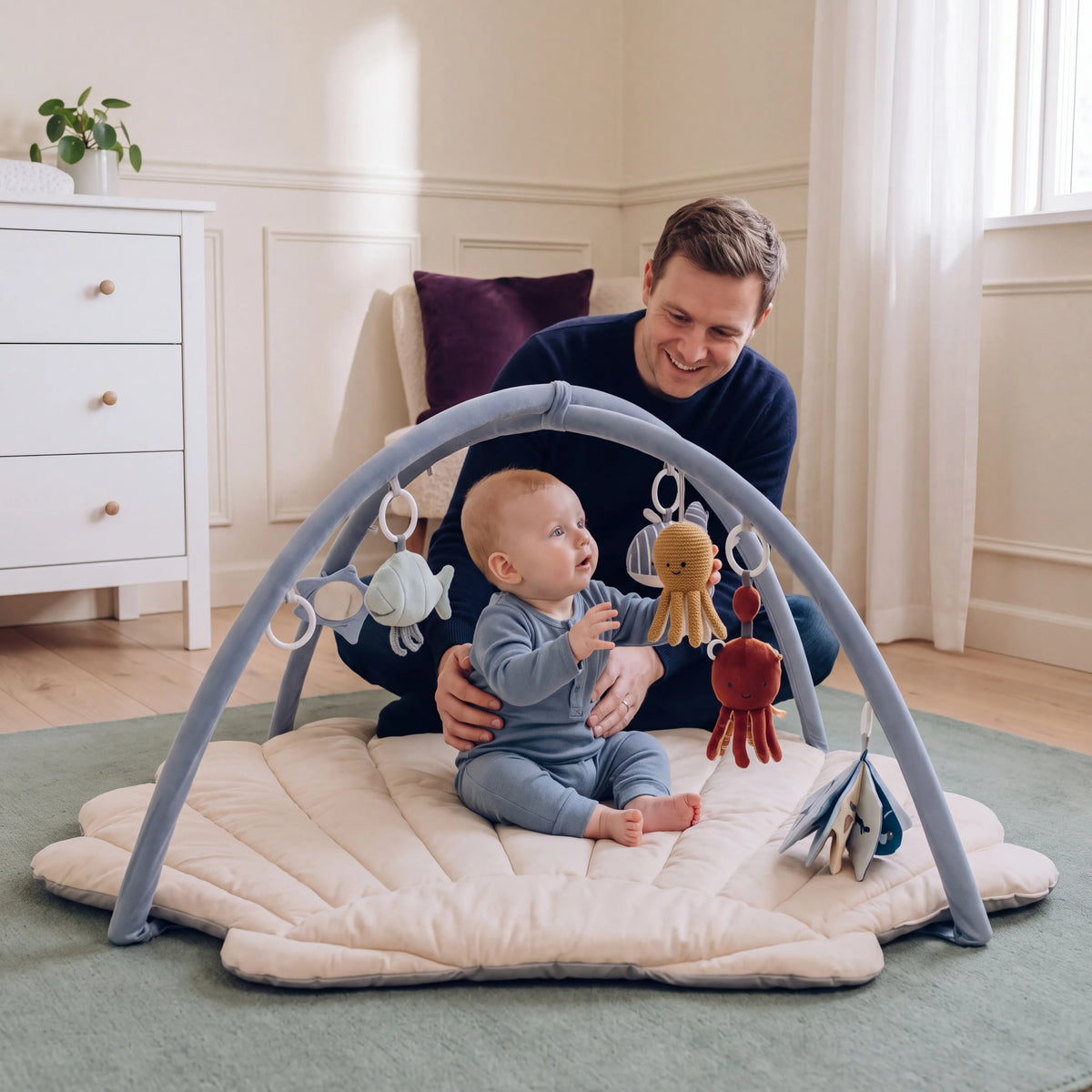 Tapis d’éveil coquillage avec arche et jouets — vue 1