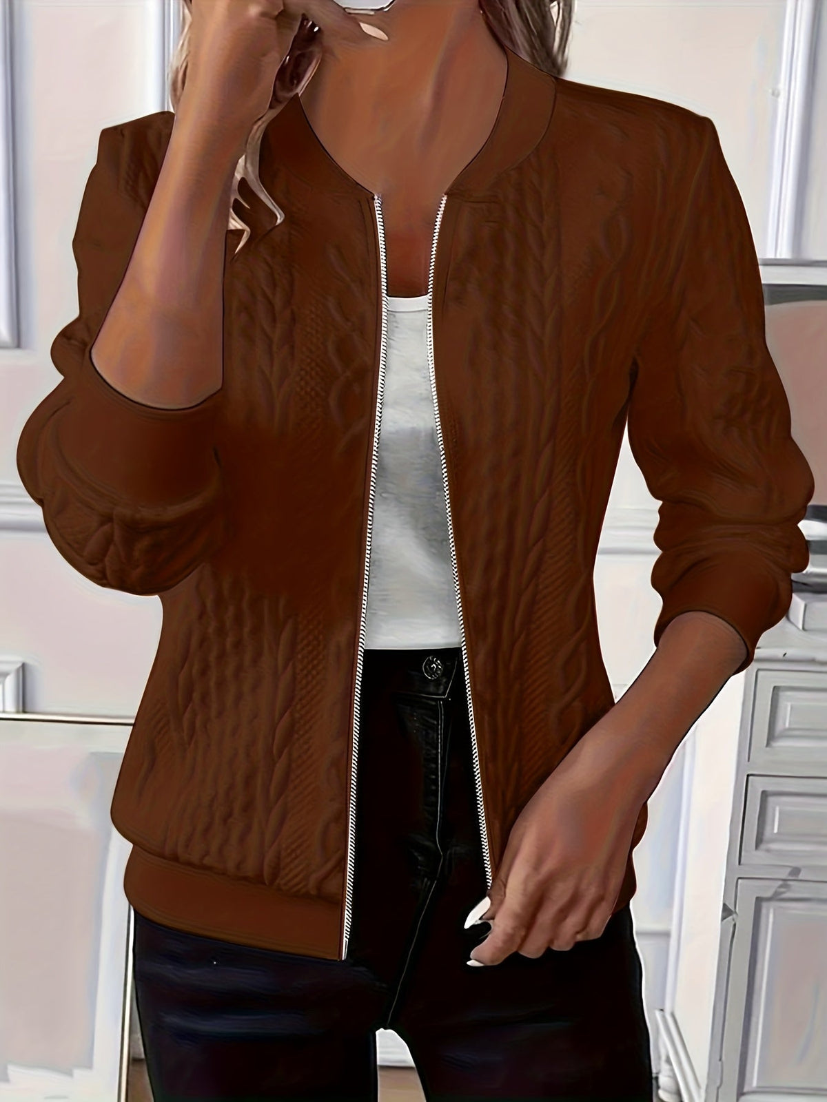 Daniela — Gilet torsadé zippé à col bomber — Amielle Paris