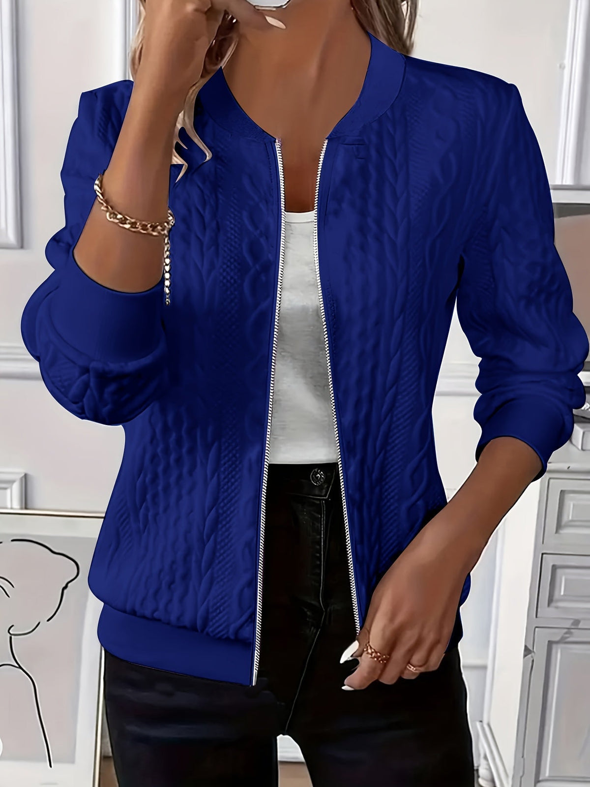 Daniela — Gilet torsadé zippé à col bomber — Amielle Paris