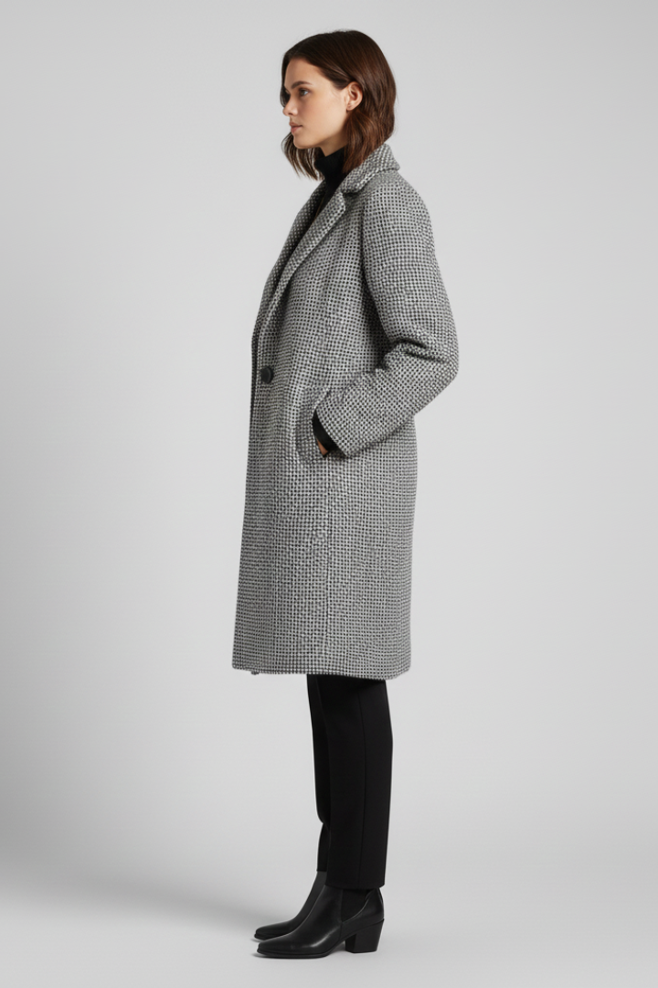 Blazer long à chevrons et bouton unique — Amielle Paris