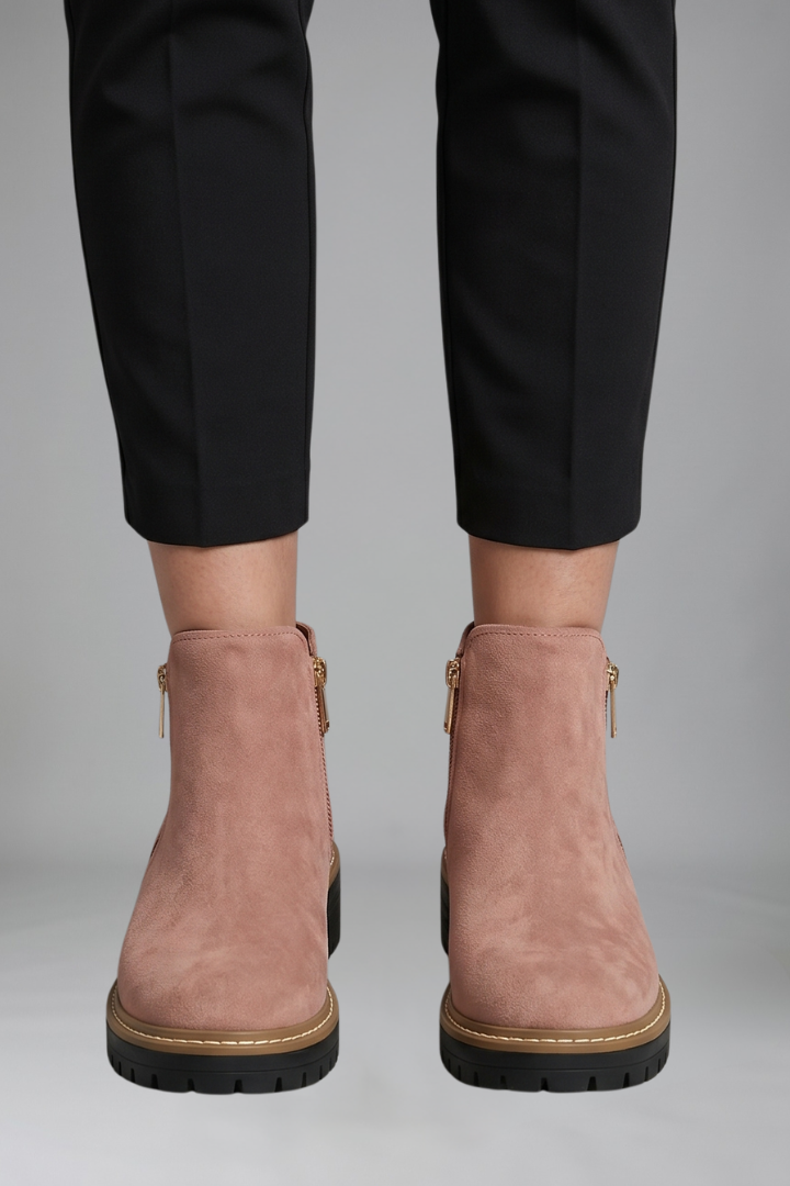 Bottines aspect daim à zip et semelle crantée — Amielle Paris