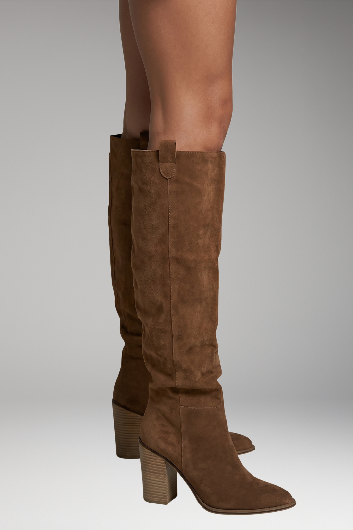 Bottes cavalières plates aspect daim — Amielle Paris