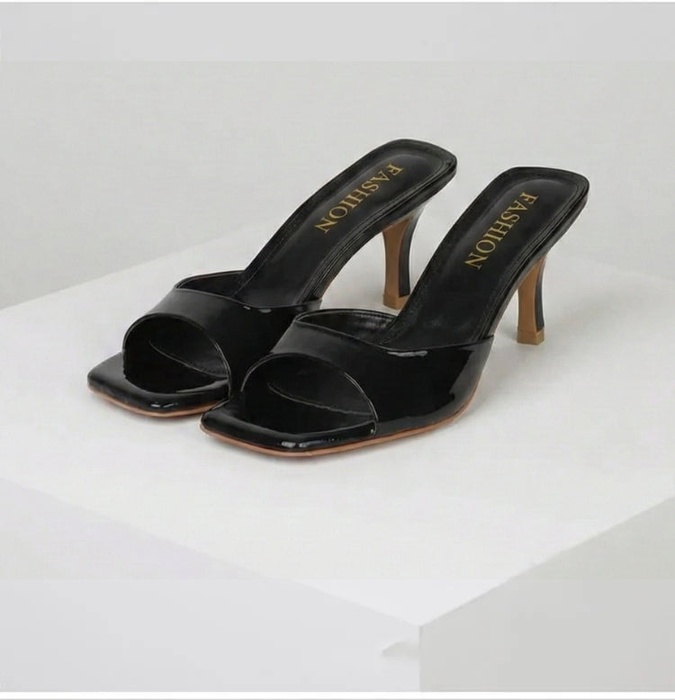 Mules à bout carré ouvert et talon aiguille — Amielle Paris