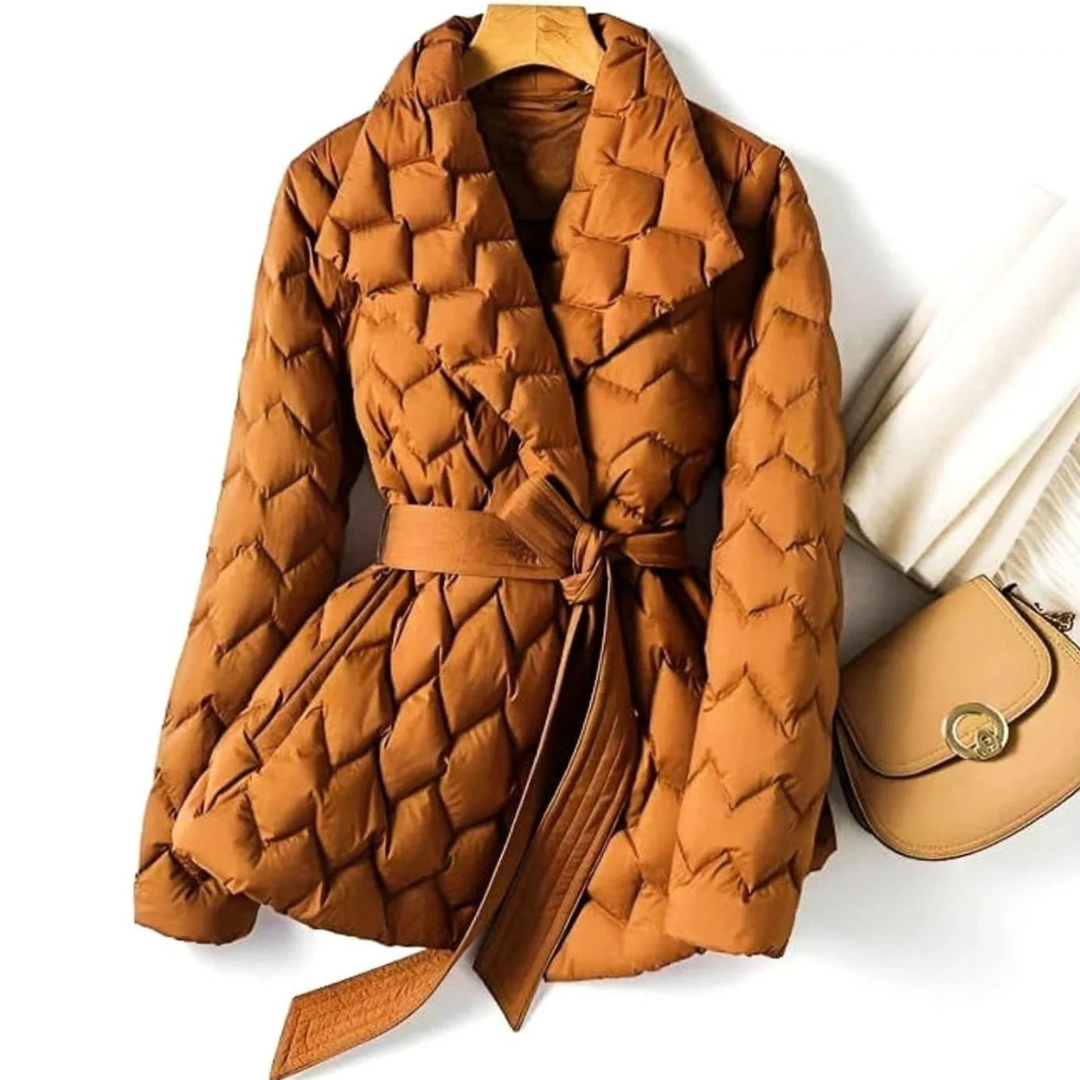 Isabella — Veste matelassée en losanges à ceinture — Amielle Paris