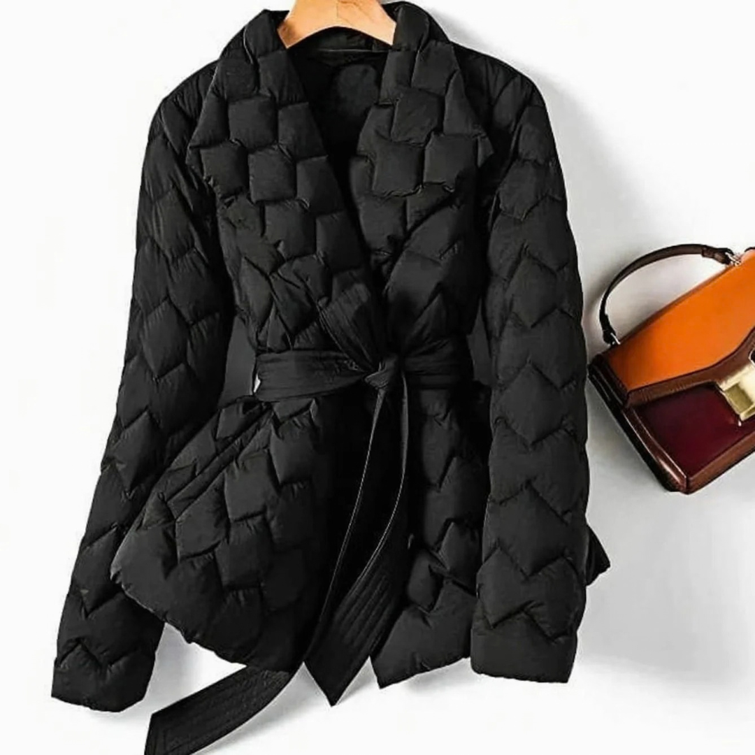 Isabella — Veste matelassée en losanges à ceinture — Amielle Paris
