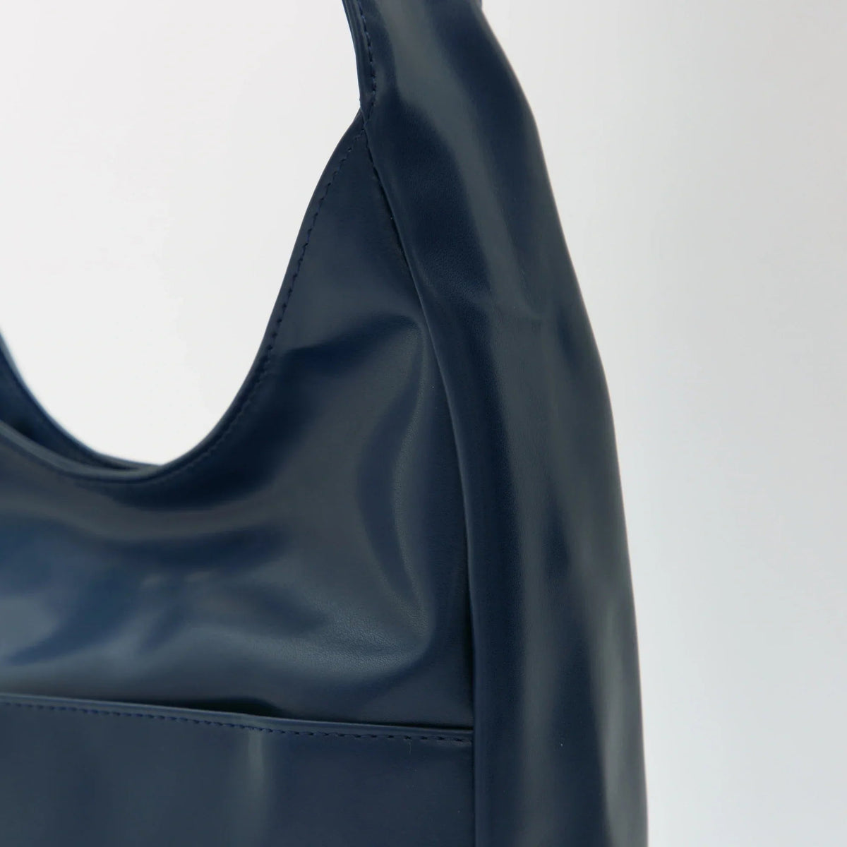 Lilya | Sac hobo en cuir vegan