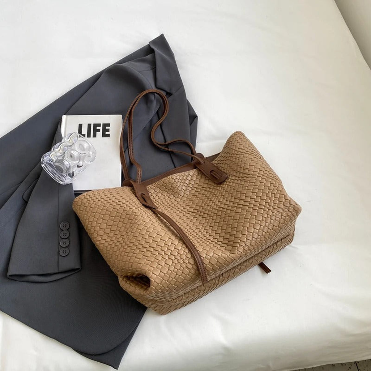 Lora | Sac cabas tressé en cuir vegan