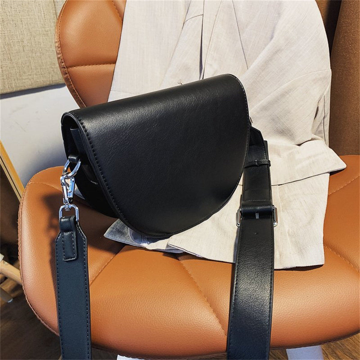 Virelle | Sac bandoulière demi-lune