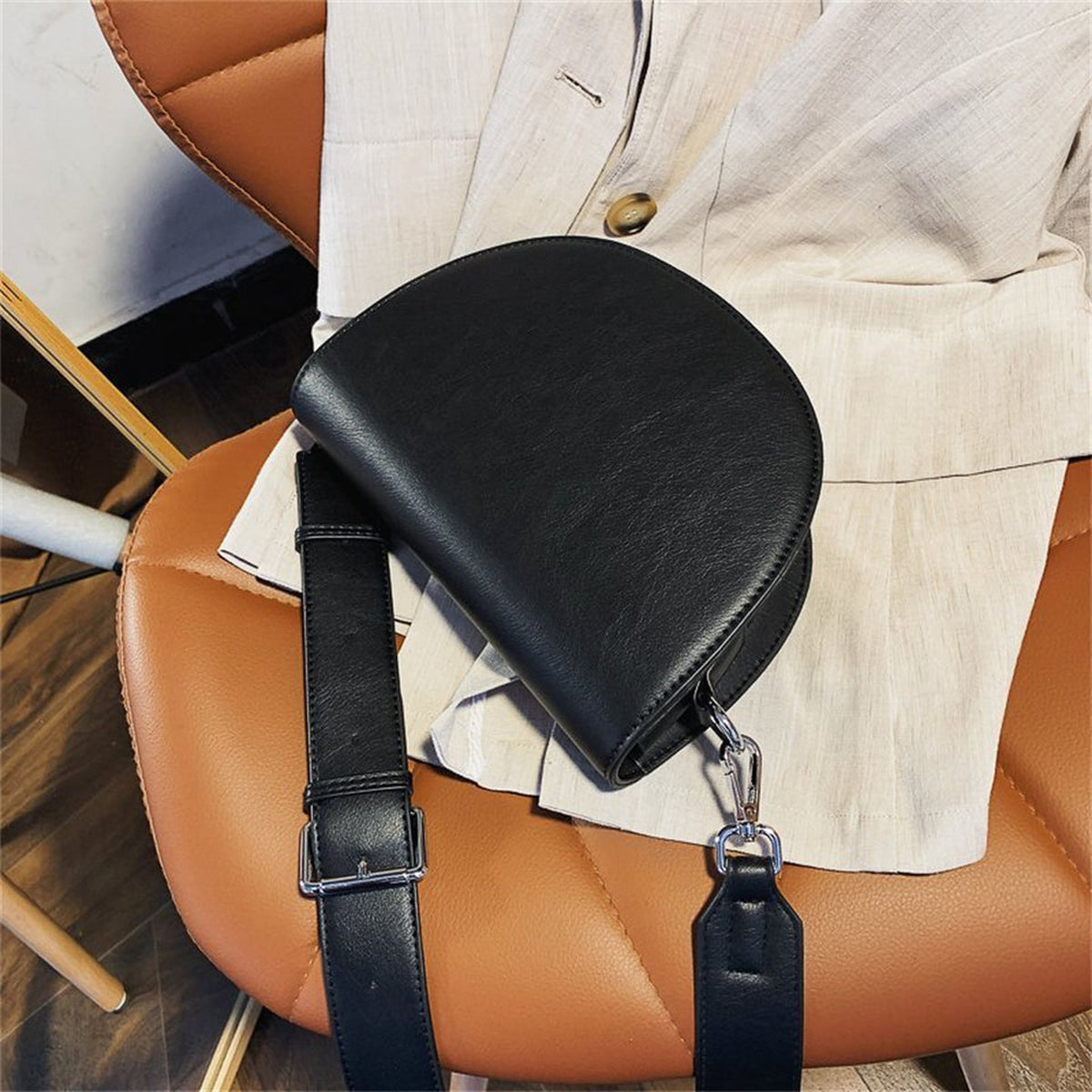 Virelle | Sac bandoulière demi-lune