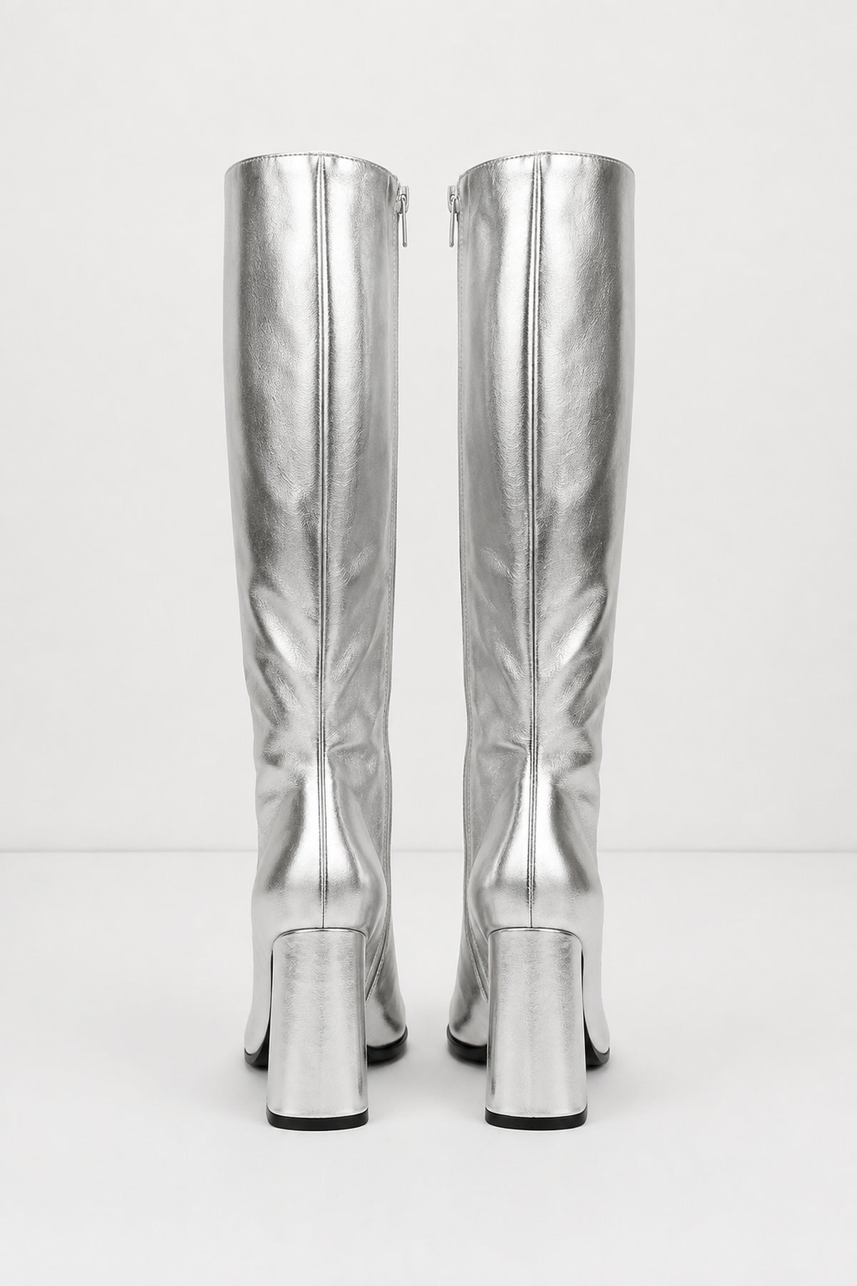 Bottes hautes argentées à talon