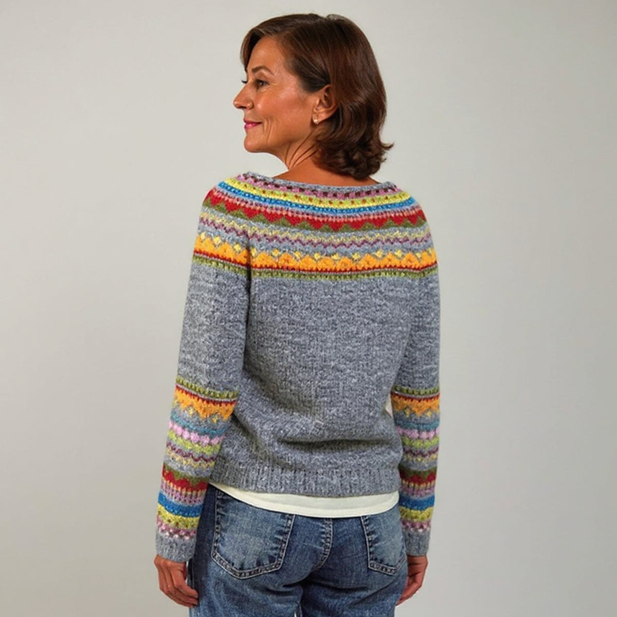 Pull gris à empiècement multicolore