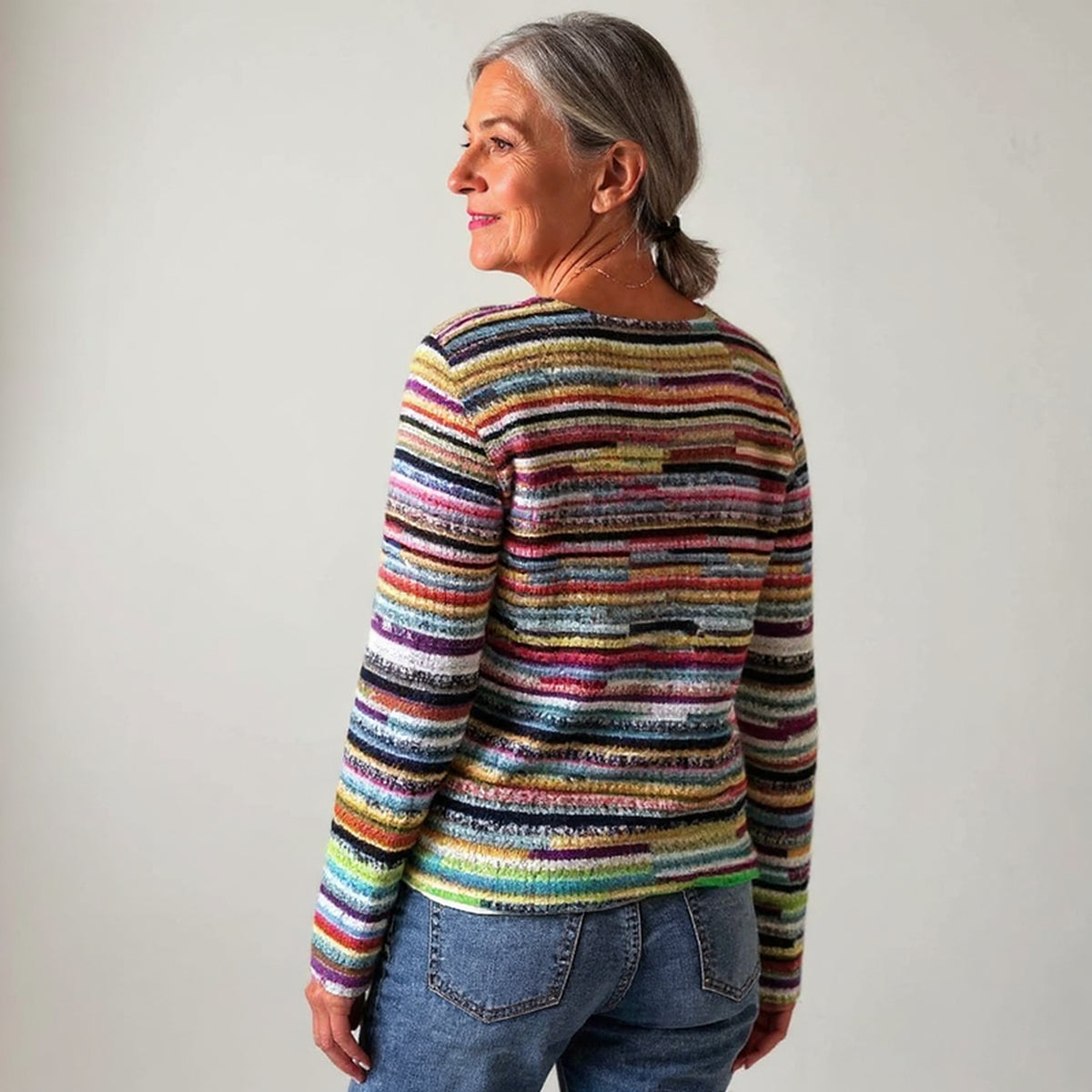 Pull à fines rayures multicolores