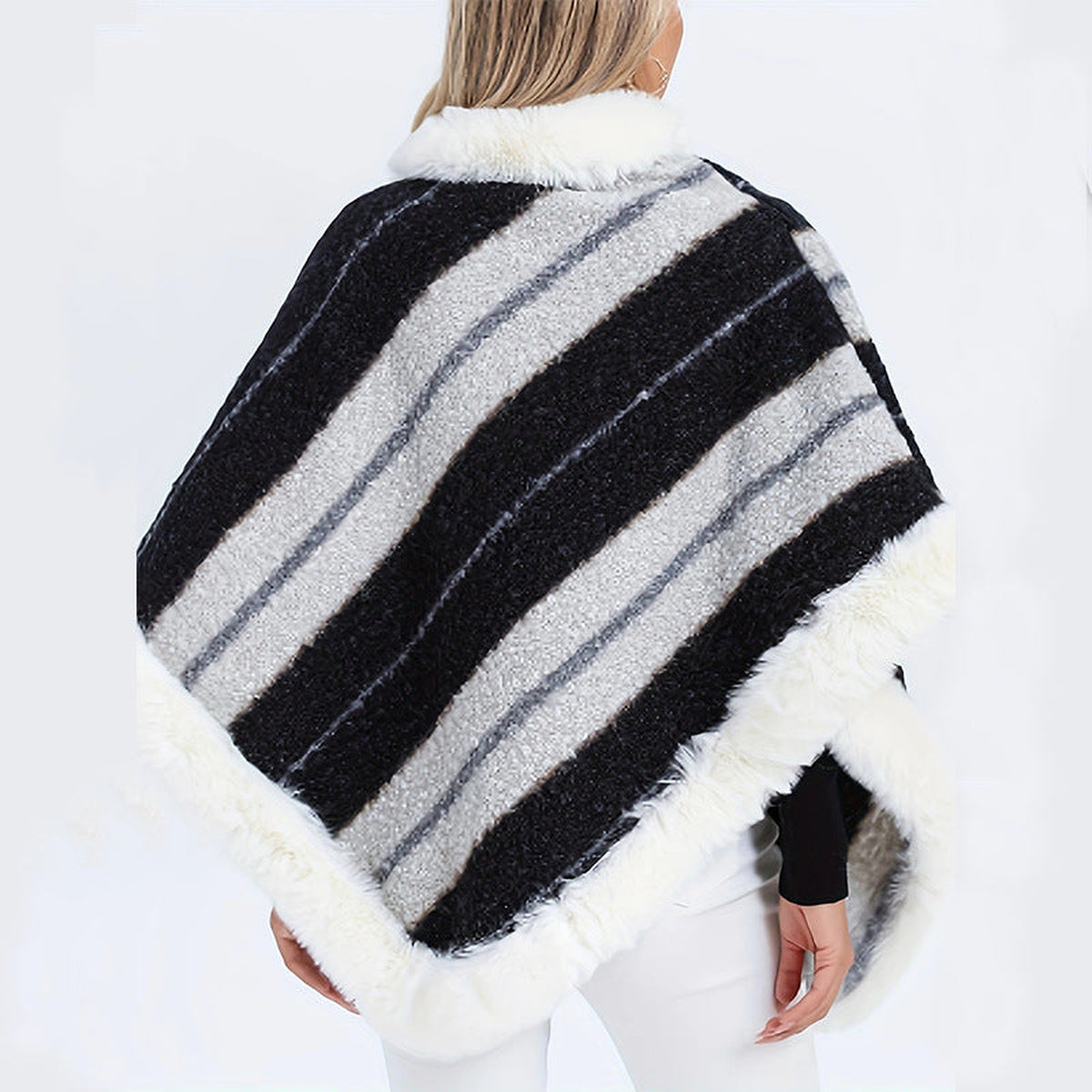 Pull à effet duveteux et rayures diagonales