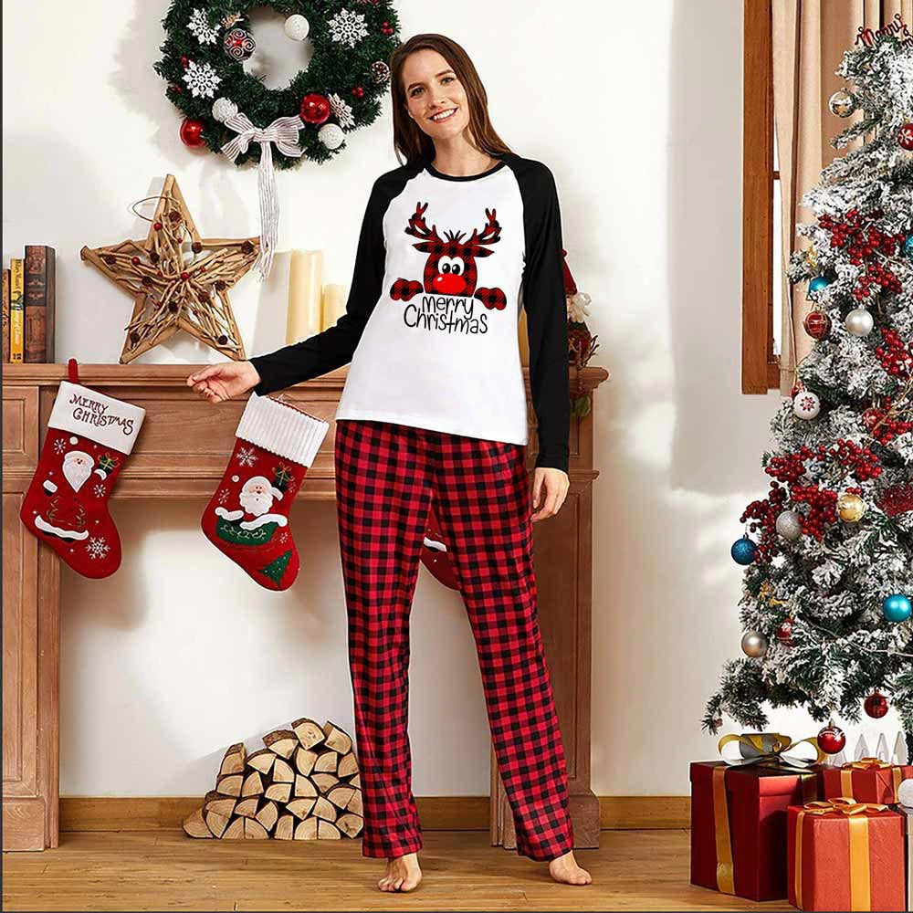 Pyjama de Noël à renne et pantalon à carreaux — Amielle Paris