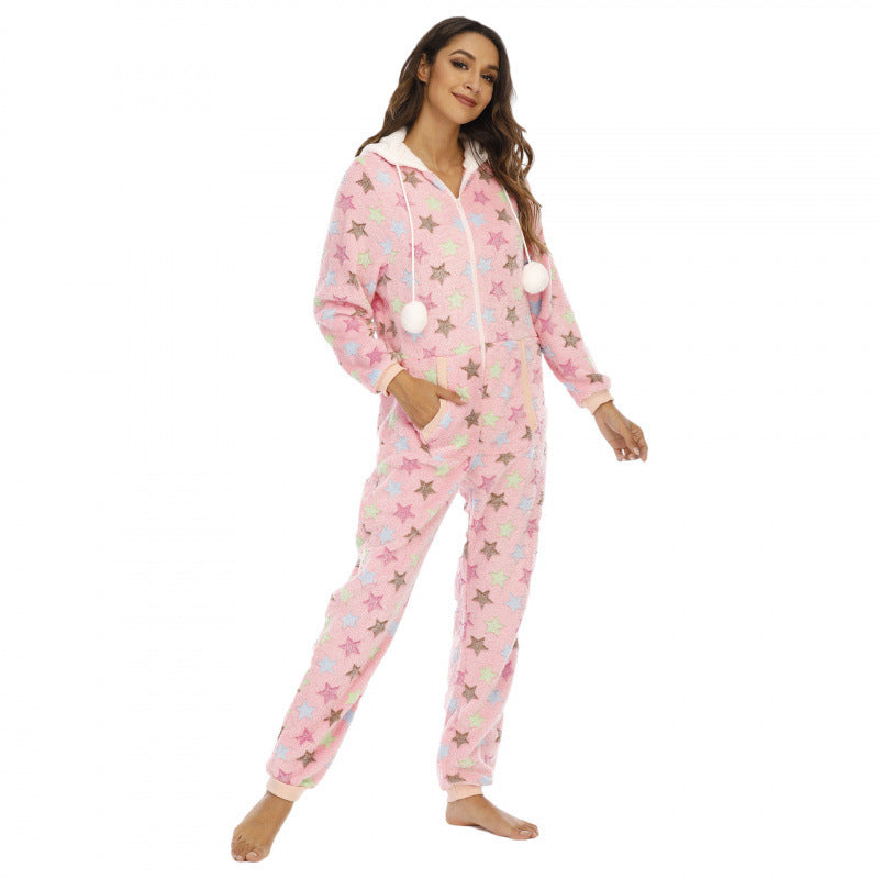 Combinaison pyjama à capuche et motifs fantaisie — Amielle Paris