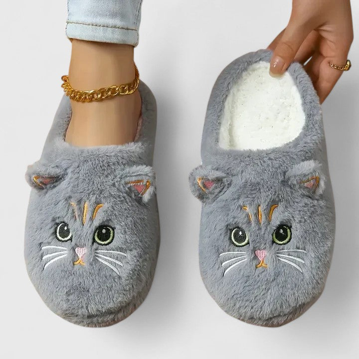 Chaussons duveteux à motif chat — Amielle Paris
