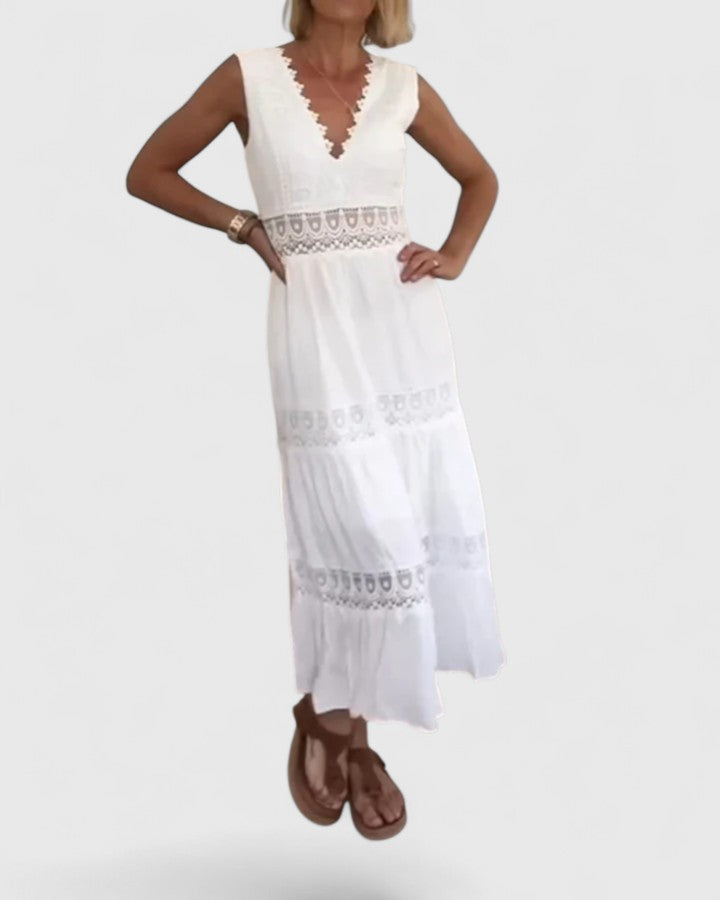 Robe longue à dentelle au crochet et col en V — Amielle Paris