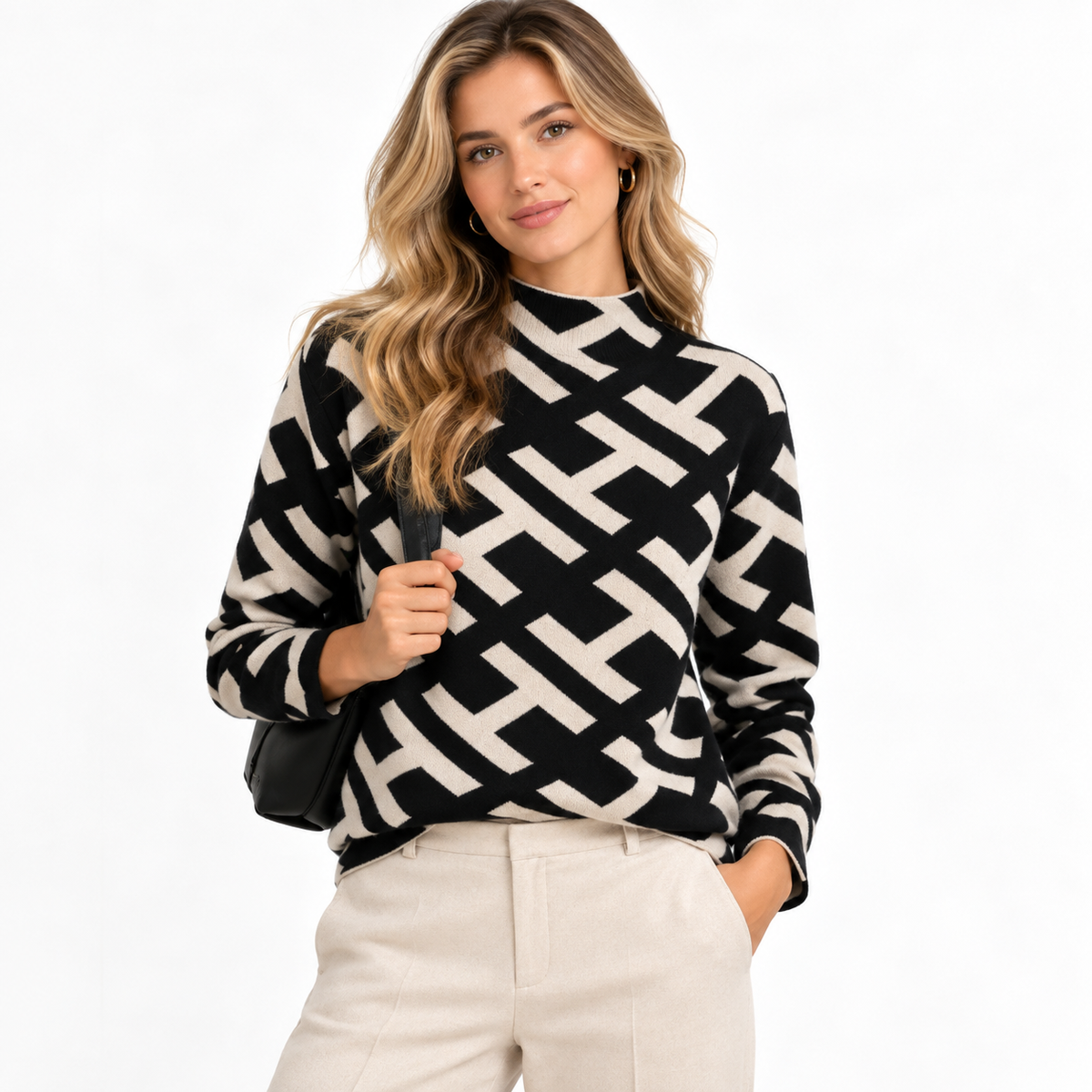 Pull à motifs géométriques et col cheminée — Amielle Paris