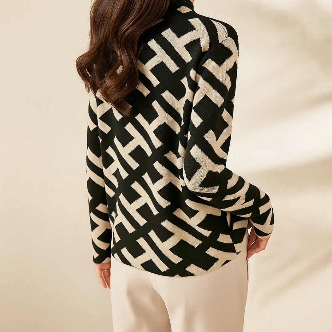 Pull à motifs géométriques et col cheminée — Amielle Paris