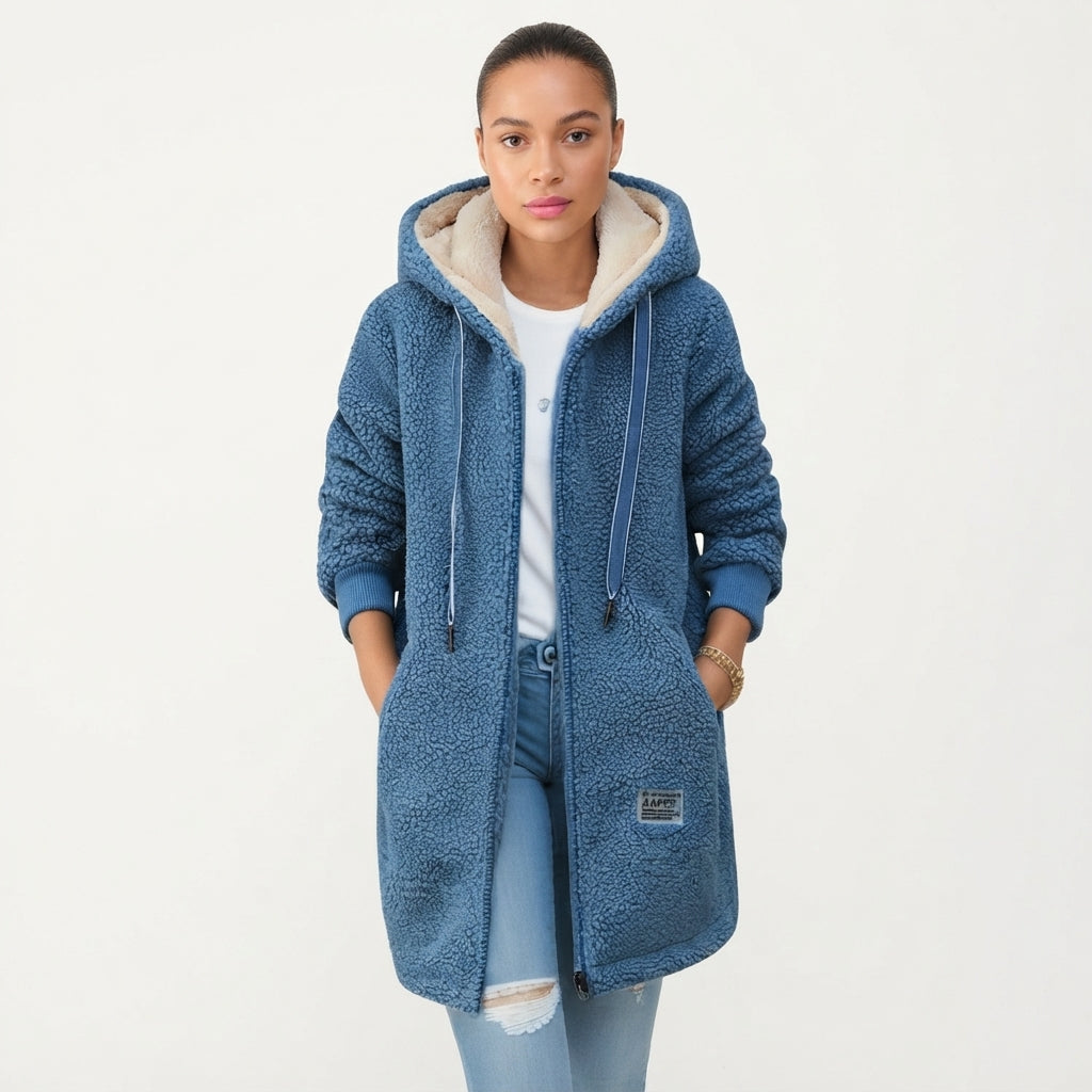 Veste longue en polaire effet peluche à capuche — Amielle Paris