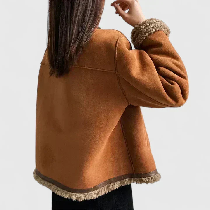 Poppy | Veste courte aspect daim et doublure imitation mouton — Amielle Paris