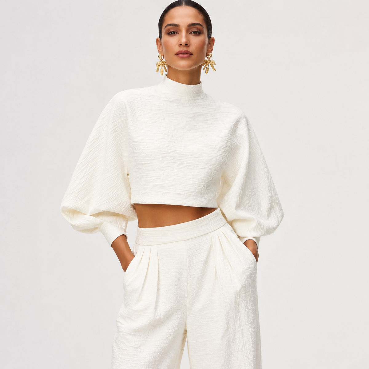 Théa | Ensemble blanc texturé avec haut court et pantalon large — Amielle Paris