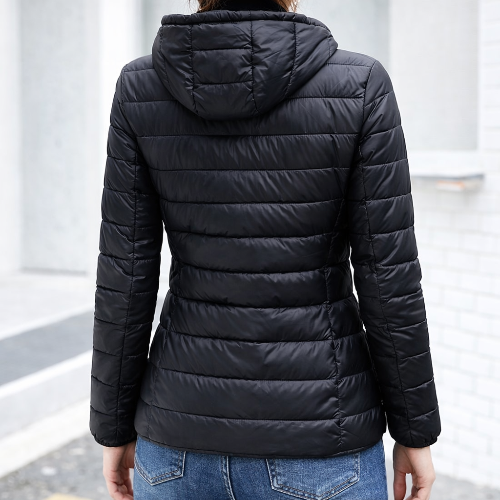 Doudoune légère à capuche et fermeture zippée — Amielle Paris