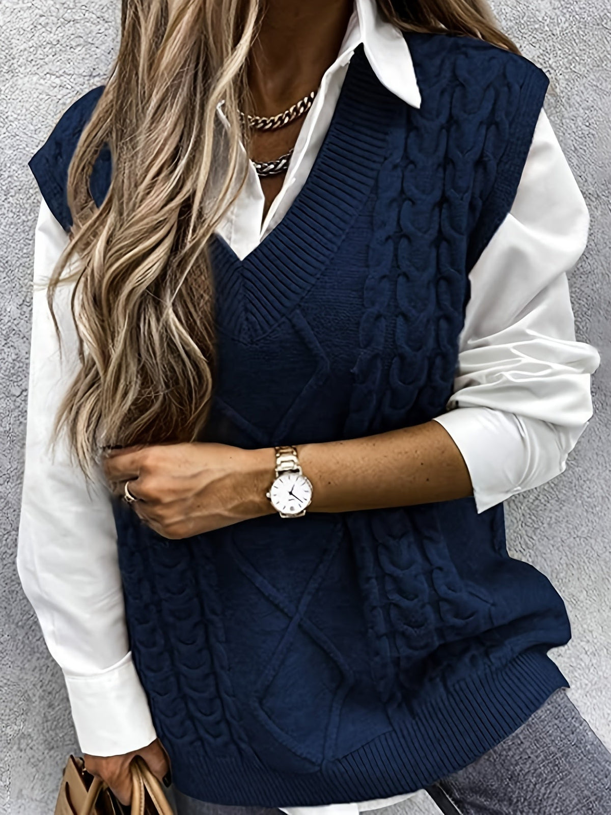Pull sans manches ample à torsades et col V — Amielle Paris