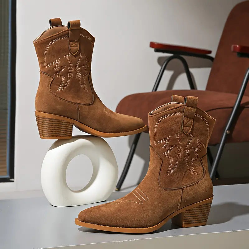 Bottines aspect daim à broderies western — Amielle Paris